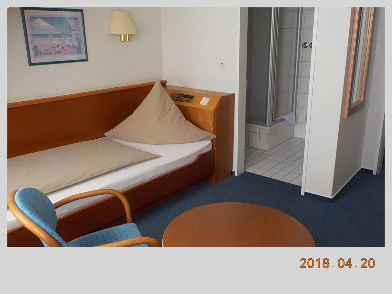 Porsche Hotel Волфсбург Екстериор снимка