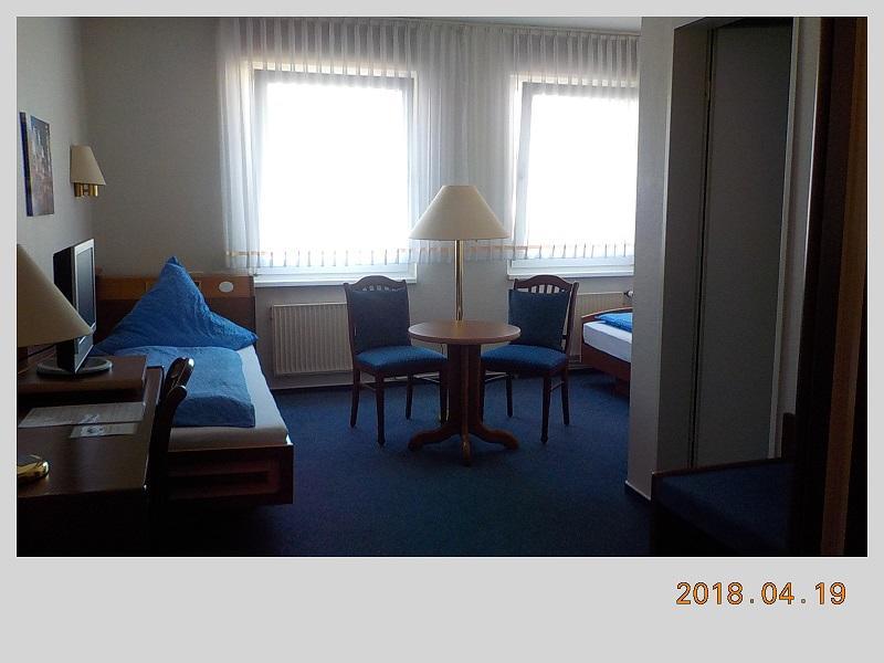 Porsche Hotel Волфсбург Екстериор снимка