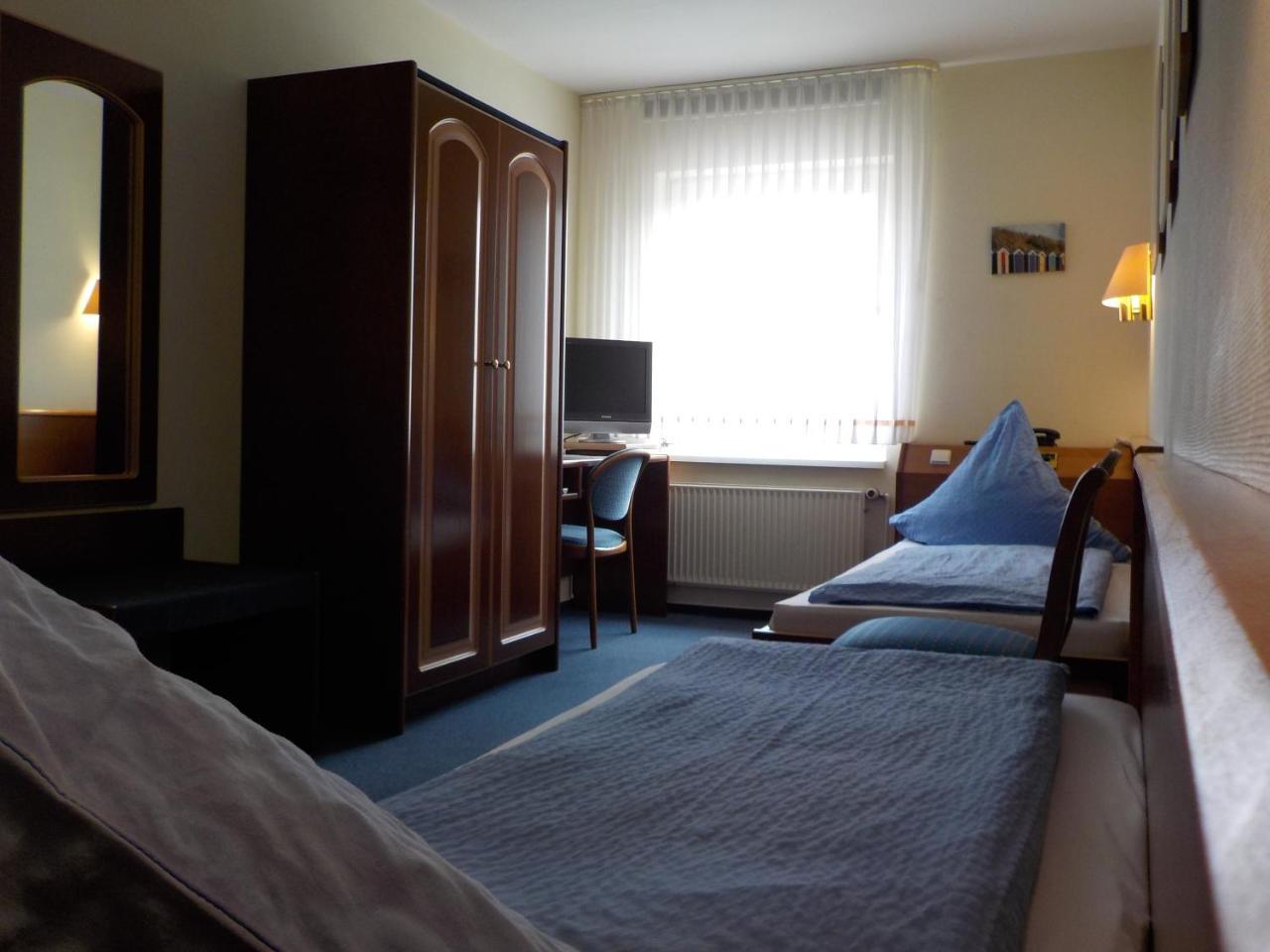 Porsche Hotel Волфсбург Екстериор снимка